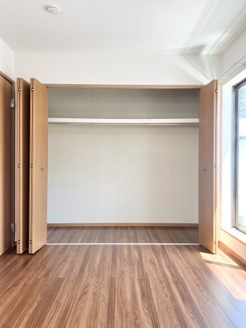 収納　洋室約７．５帖の収納
