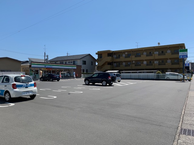 コンビニ　ファミリーマート 浜松上島東店（コンビニ）まで521m