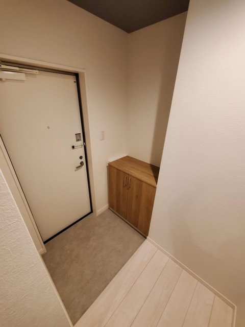 玄関　※別部屋の写真です。現況優先となります。