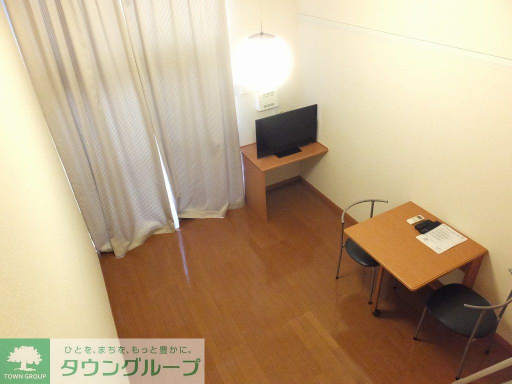 居室・リビング　家具家電設置済みのお部屋です。