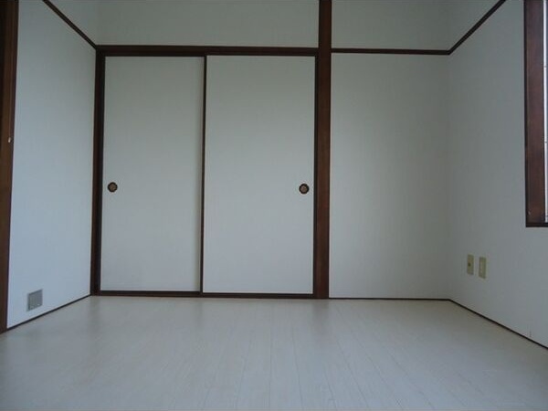 居室・リビング　※写真は同じマンションの違う部屋のものになります。