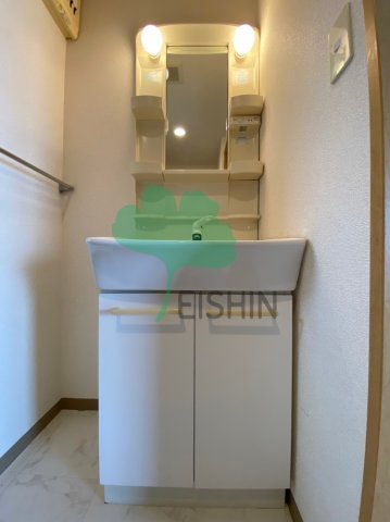 洗面設備　シンプルで使いやすい洗面台です！
