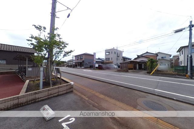 その他　前面道路（その他）まで0m
