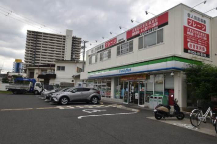 コンビニ　ファミリーマート 和泉府中町一丁目店（コンビニ）まで112m