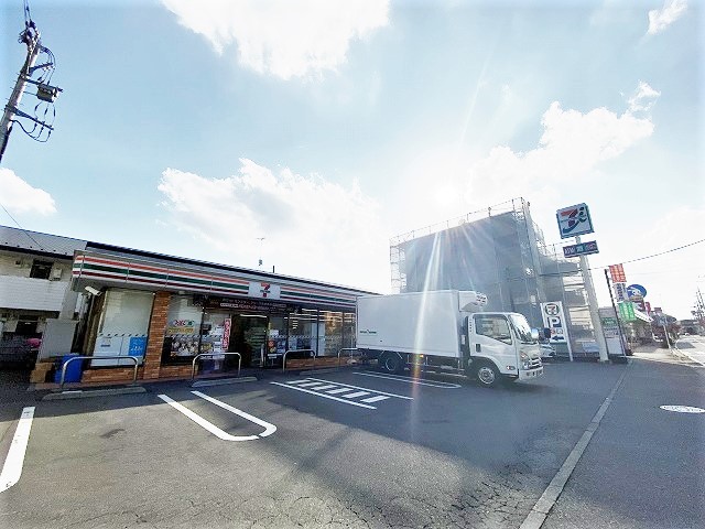コンビニ　セブンイレブン 長沢4丁目店（コンビニ）まで633m