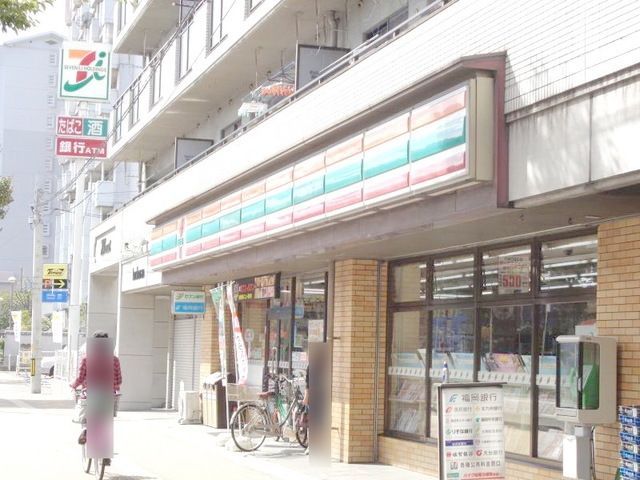コンビニ　セブンイレブン博多千代一丁目店（コンビニ）まで502m