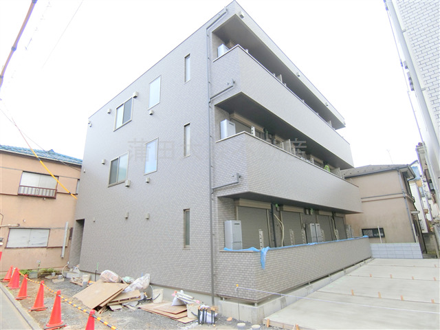 建物外観　2024年11月築　軽量鉄骨造地上3階建て1K 1LDK総戸