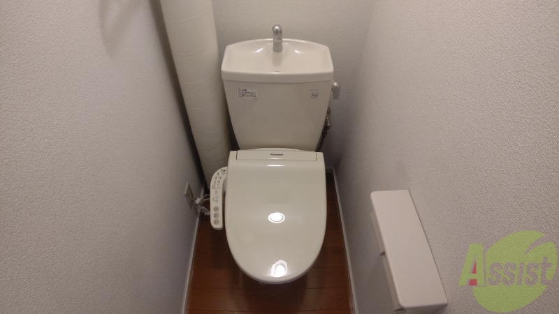 トイレ　ウォシュレットがついたトイレです。安心して使用できますね。