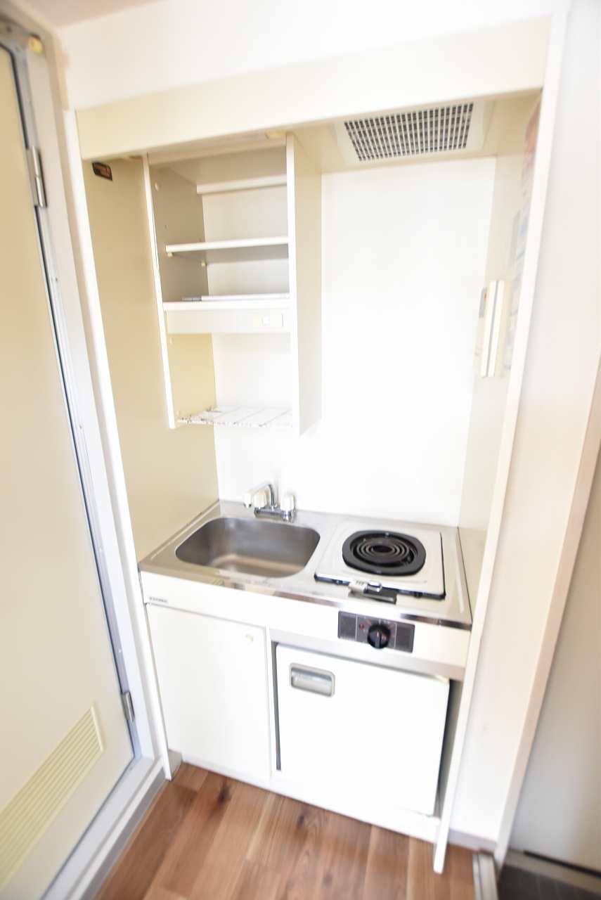キッチン　同物件、別部屋のお写真となります。ご参考までにご覧ください。