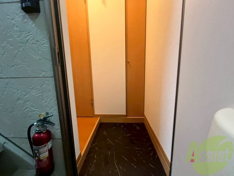 玄関　玄関の様子です。明るい印象ですね。気分もあがりそう。