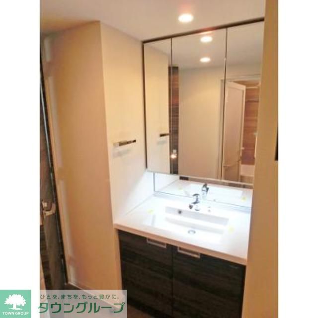 洗面設備　※写真は同タイプ住戸です。