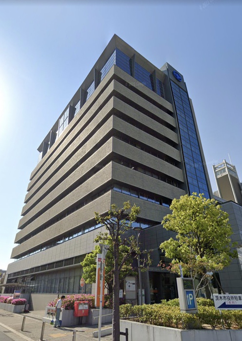 銀行　茨木市役所内郵便局（銀行）まで500m