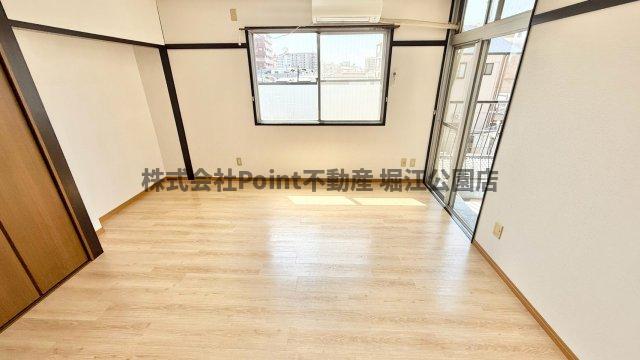 ＪＲ大阪環状線 森ノ宮駅 徒歩5分 9階建 築42年の居間写真