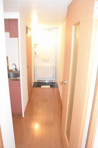 レオパレス原田の玄関写真