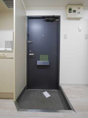 玄関　別部屋の画像になります。