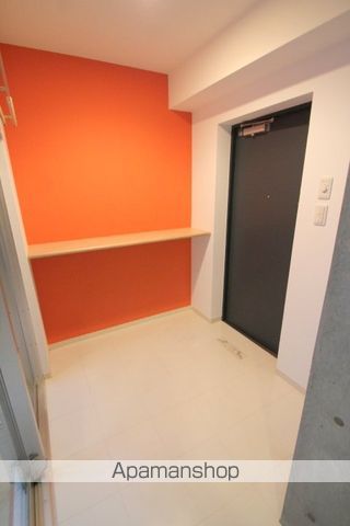 地下鉄中央線 堺筋本町駅 徒歩1分 14階建 築20年の玄関写真