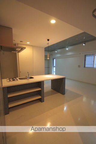 地下鉄中央線 堺筋本町駅 徒歩1分 14階建 築20年の居間写真