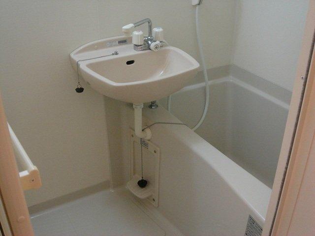 バス・シャワールーム　日々の疲れを癒すお風呂付です