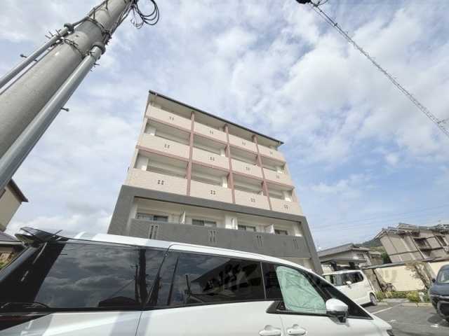 アスティオン深草の外観写真