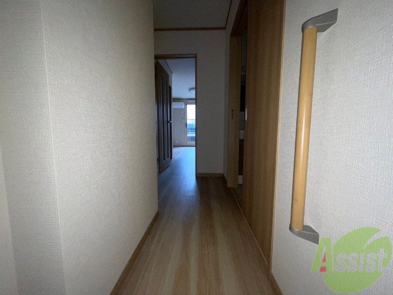 玄関　玄関はスッキリとした造りになっております。