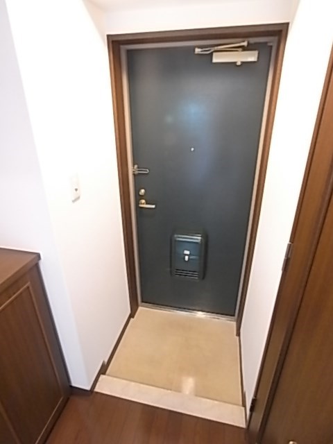 リーガル神戸元町の玄関写真