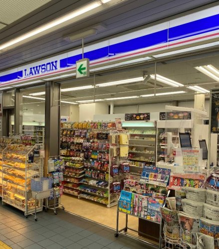コンビニ　ローソン HA阪急蛍池店（コンビニ）まで671m