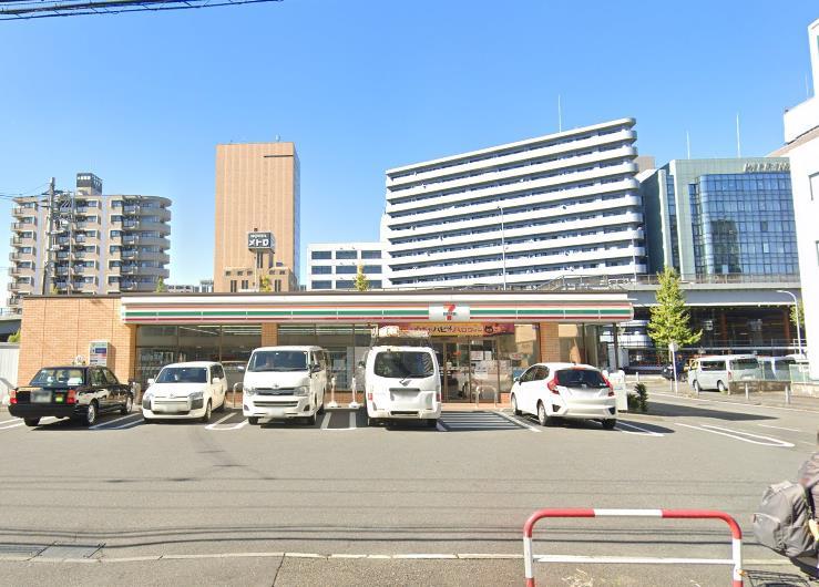 コンビニ　セブンイレブン新横浜1丁目店（コンビニ）まで55m