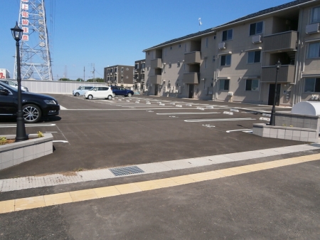 ロビー　駐車場