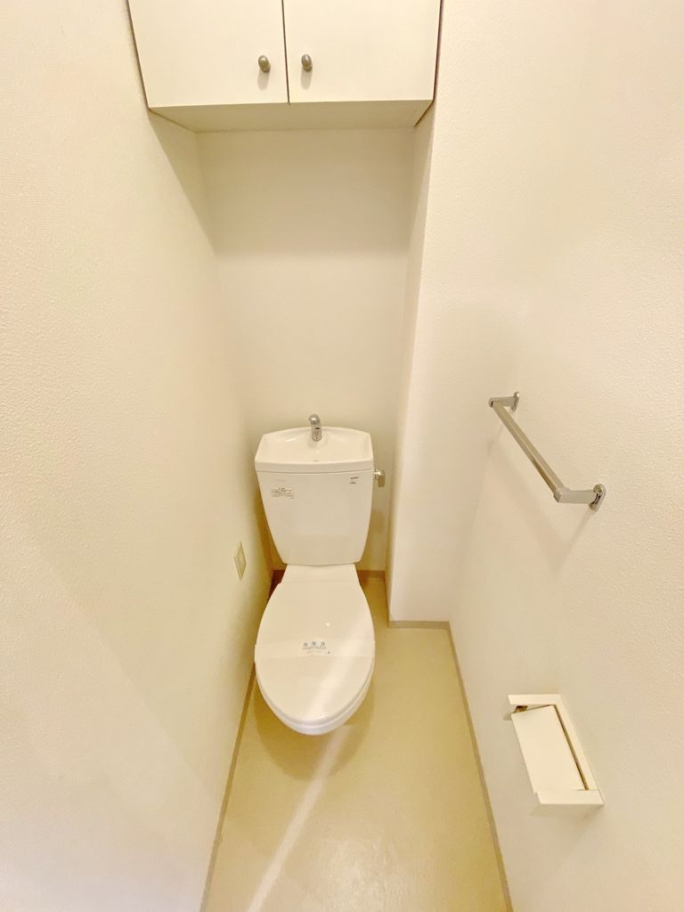 東武東上線 中板橋駅 徒歩7分 4階建 築19年のトイレ写真