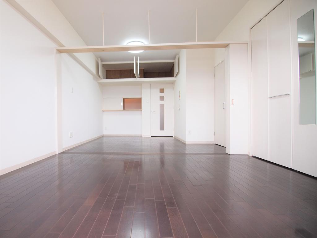 No.65 ORIENT CROSSING TOWERの居間写真