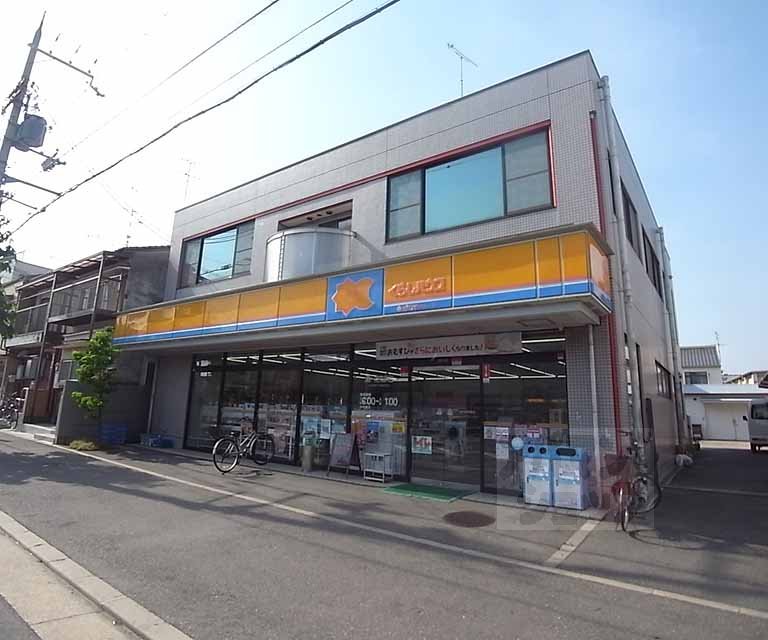 コンビニ　くらしハウス伏見住吉店（コンビニ）まで100m