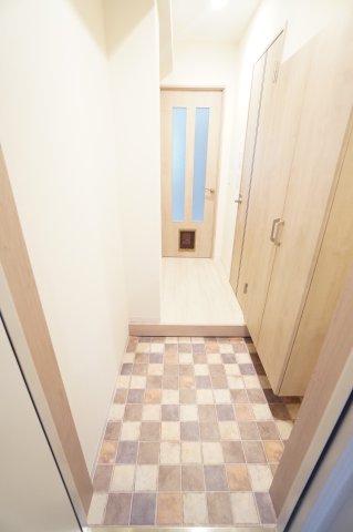 玄関　※同物件・同タイプの写真です。
