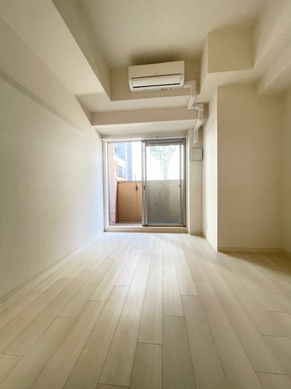 プレサンス三宮エレガンシアの居間写真