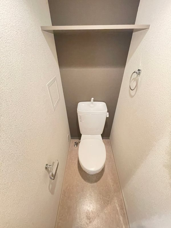 プレサンス三宮エレガンシアのトイレ写真