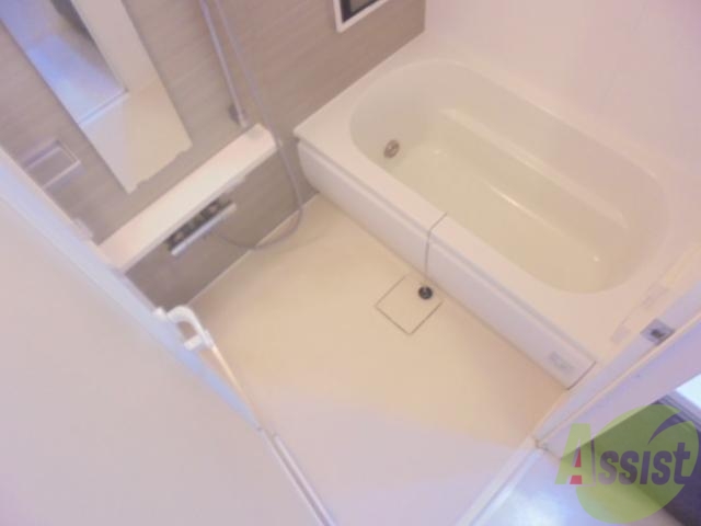 バス・シャワールーム　こちらのお風呂で、一日の疲れを癒してくださいね