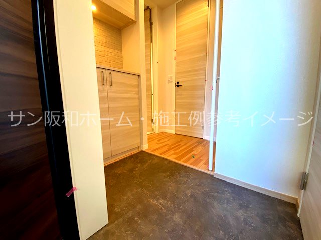 玄関　同仕様・同メーカー施工例参考イメージ画像