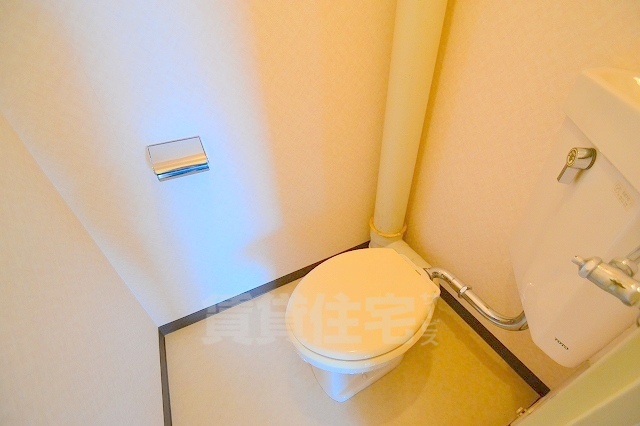 阪急京都線 上新庄駅 徒歩15分 3階建 築39年のトイレ写真