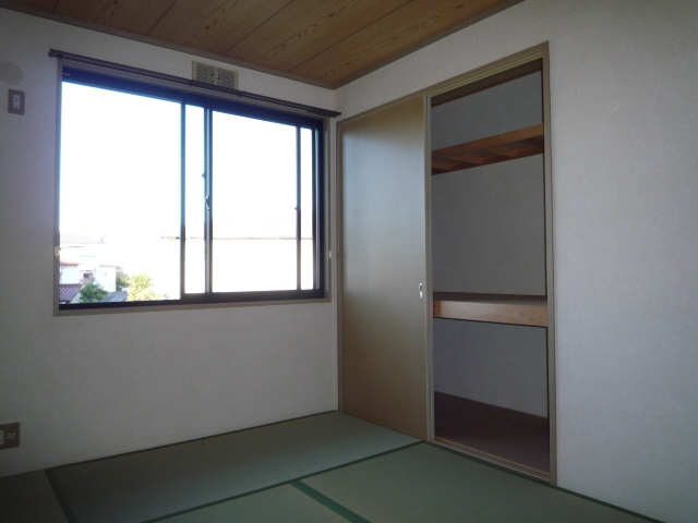 フォーチュンIの居間写真