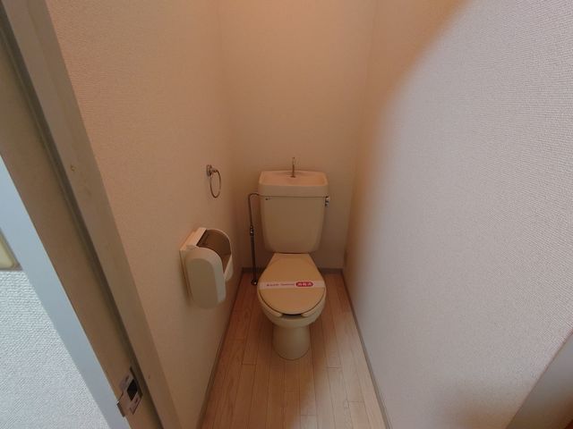 ＪＲ東海道本線 沼津駅 徒歩25分 2階建 築33年のトイレ写真