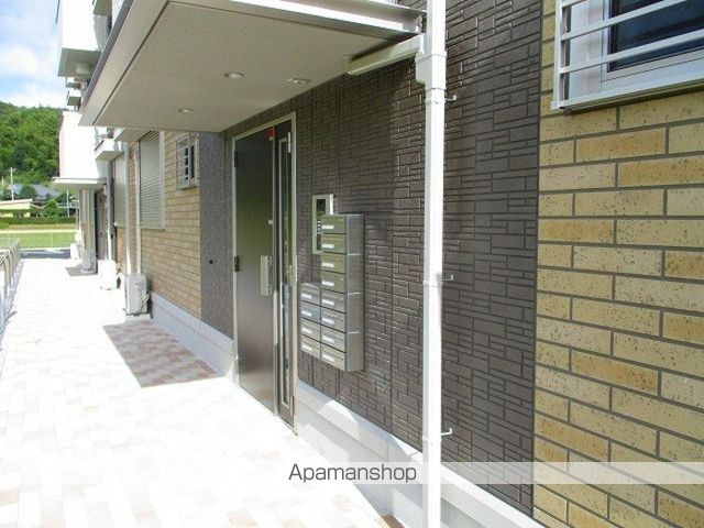 ＪＲ内房線 木更津駅 バス乗車時間：20分 最寄りバス停で下車 徒歩1分 3階建 築9年の外観写真