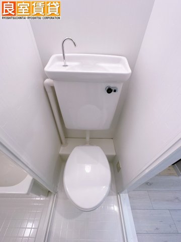 パークサイドアパートメンツ・パーソンズのトイレ写真