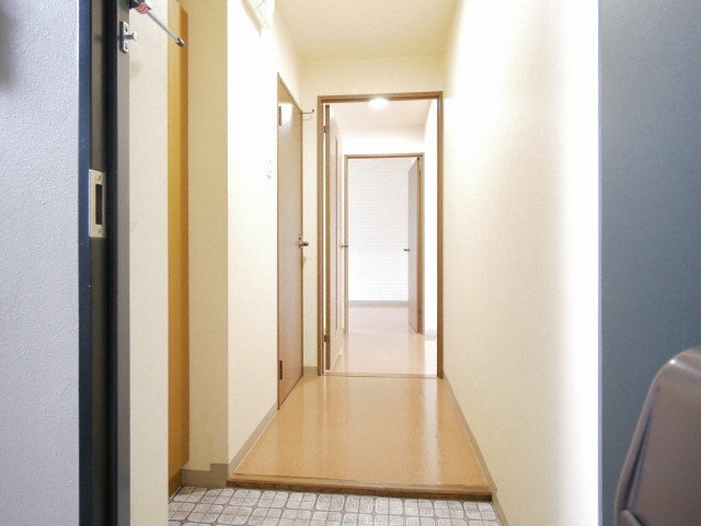 玄関　広々とした玄関です。