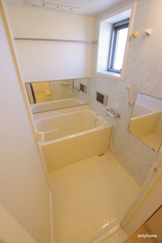 アローフィールズ弐番館の風呂写真