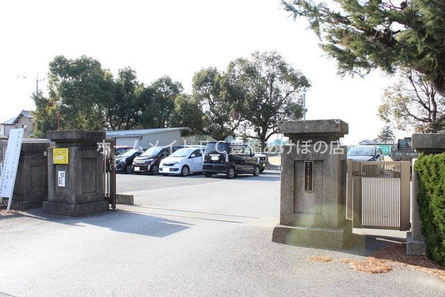 小学校　豊川市立小坂井西小学校（小学校）まで178m