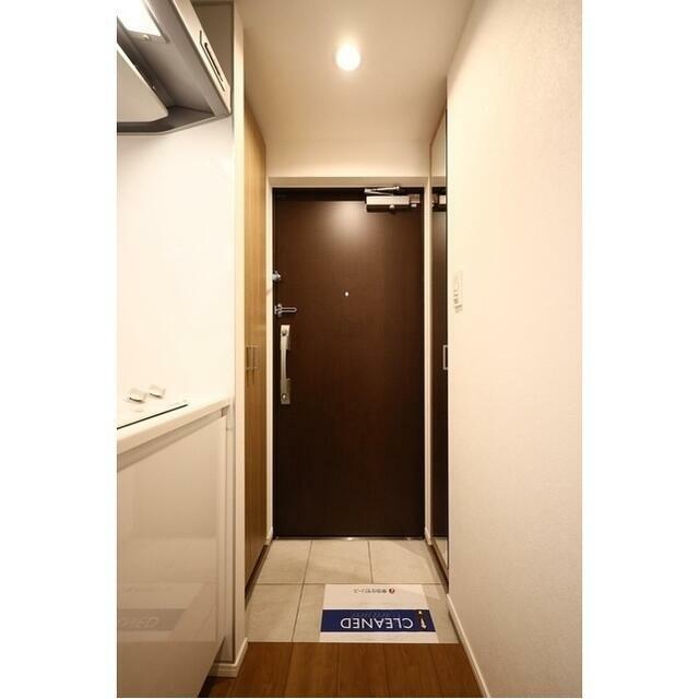 玄関　※別部屋の参考写真です。
