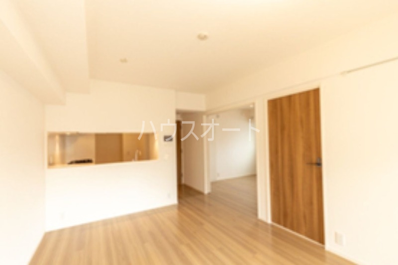 パークアクシス市谷加賀町の居間写真