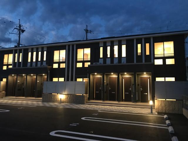 建物外観　外観写真（夜）