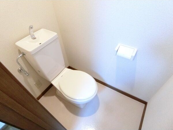 モデルノアヴニールのトイレ写真