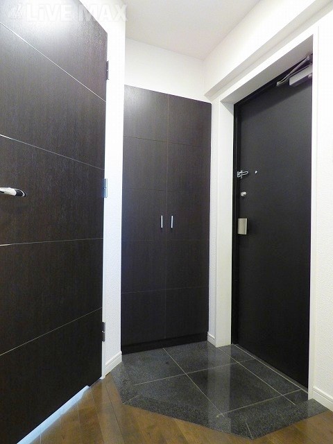 玄関　※別号室参考写真