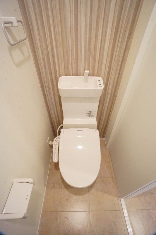 ＪＲ鹿児島本線 香椎駅 徒歩13分 2階建 築8年のトイレ写真